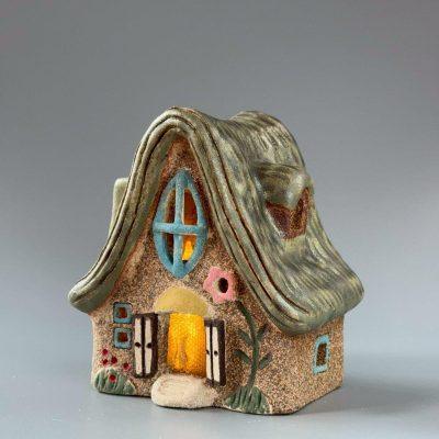 🌲 森林裡的奇幻燈屋｜附燈